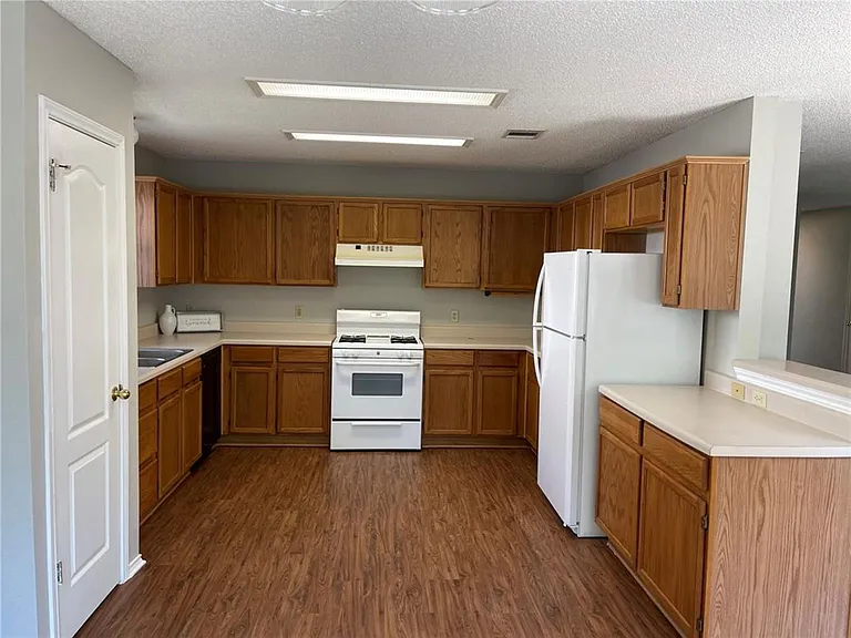 1707 Timberwood Dr — Photo 13