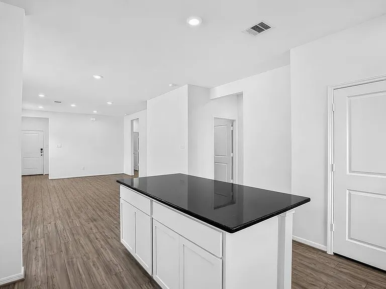 18027 Lasso Mills Dr — Photo 3