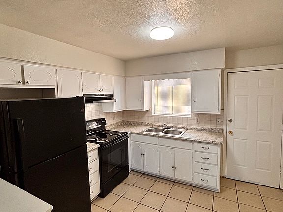 3rd image of 1101 Ann Dr #A