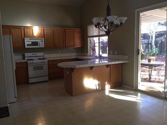 4th image of 5520 Treasure Dr