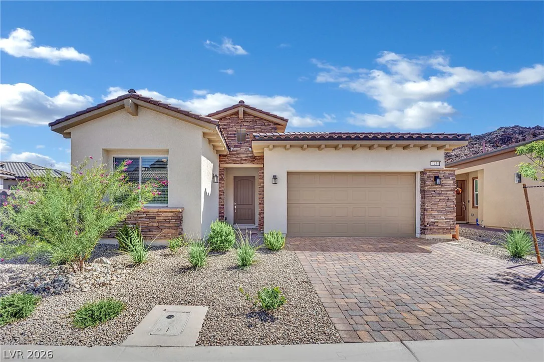 3 bed, 2.5 bath, 2296 sqft, $2,850 — Photo 2