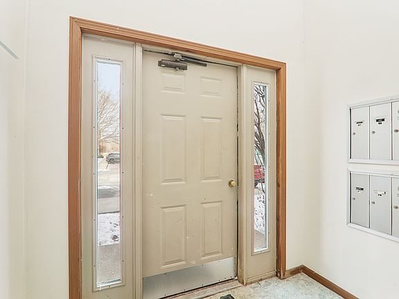 2nd image of 1374 Cunat Ct APT 2B
