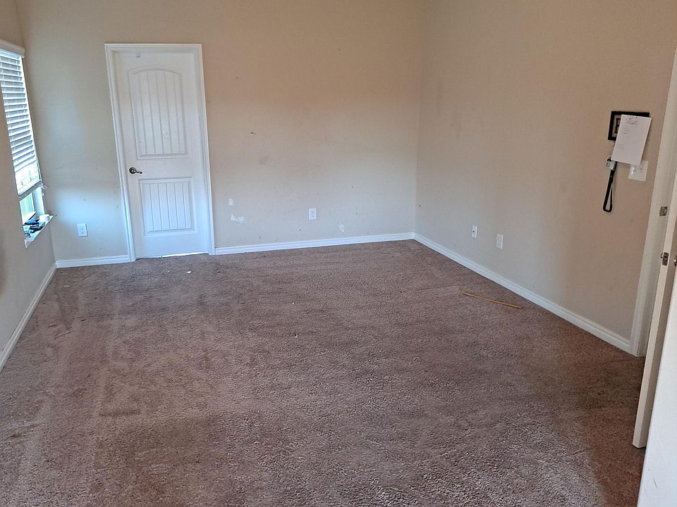 2nd image of 2412 Ressie Ln