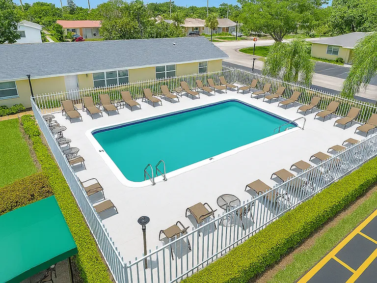 Waterford Villas - 551 Kathy Ct Margate, FL 33068 — Photo 14