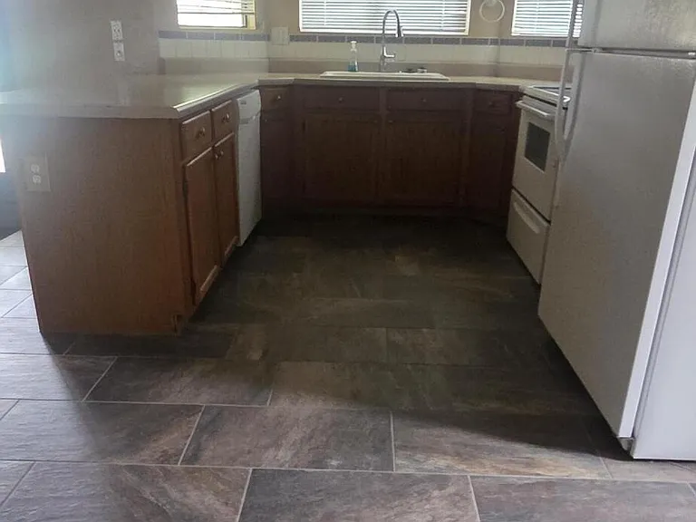 5738 E Ellis St — Photo 3
