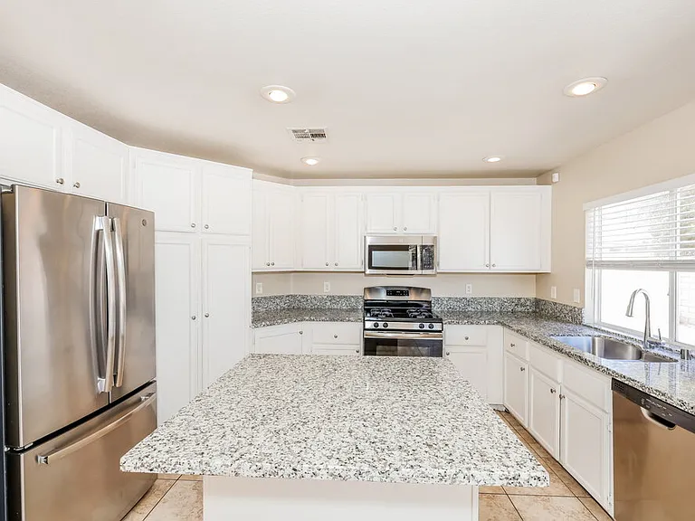 2306 Hollow Oak Ave — Photo 8
