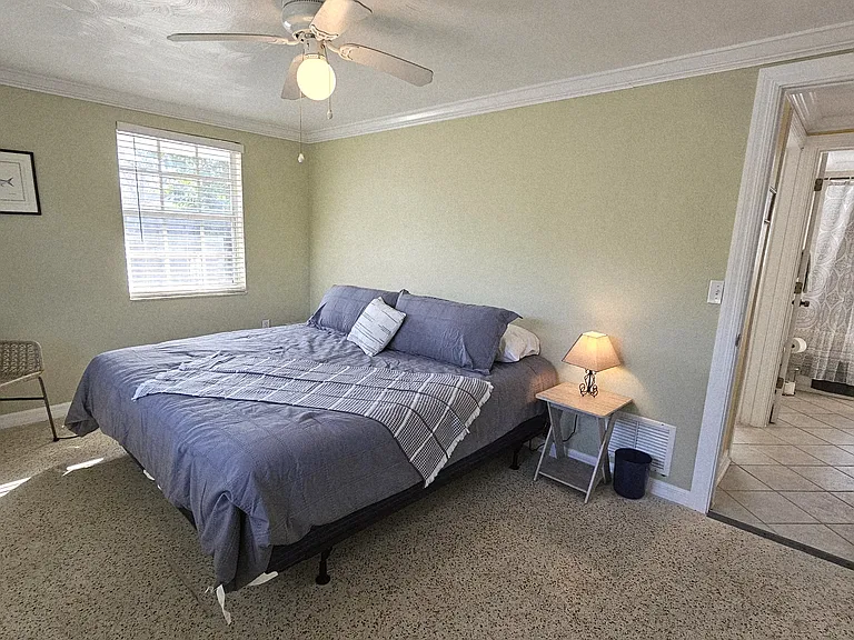 3rd bedroom-Queen
