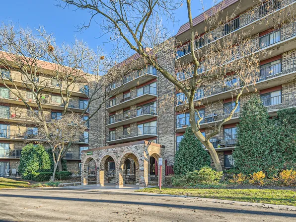 111 S Baybrook Dr Unit 306, Palatine, IL 60074