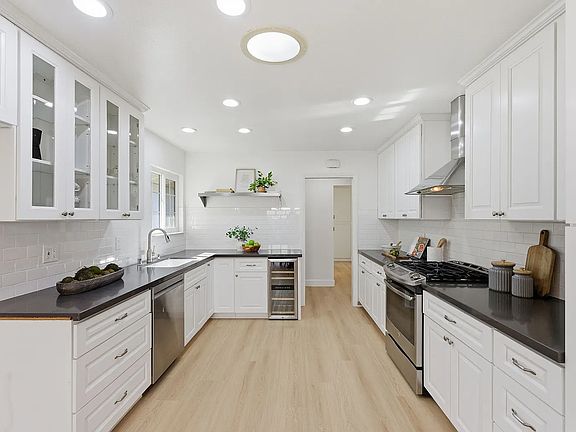 4th image of 5254 Dellwood Way