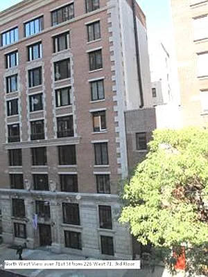 Sold by Douglas Elliman | media 27
