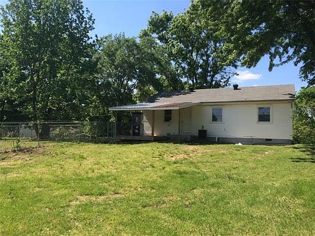 2nd image of 490 Palmyra Rd