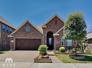 523 Pineview Dr, Euless, TX 76039