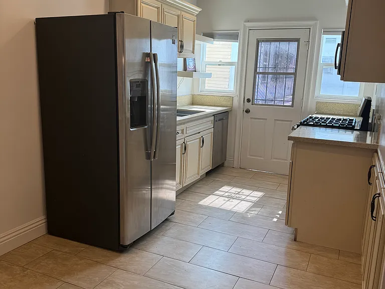 1316 N Laurel Ave #9 — Photo 7
