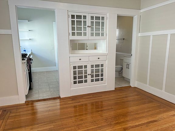 3rd image of 483 41st St APT 3