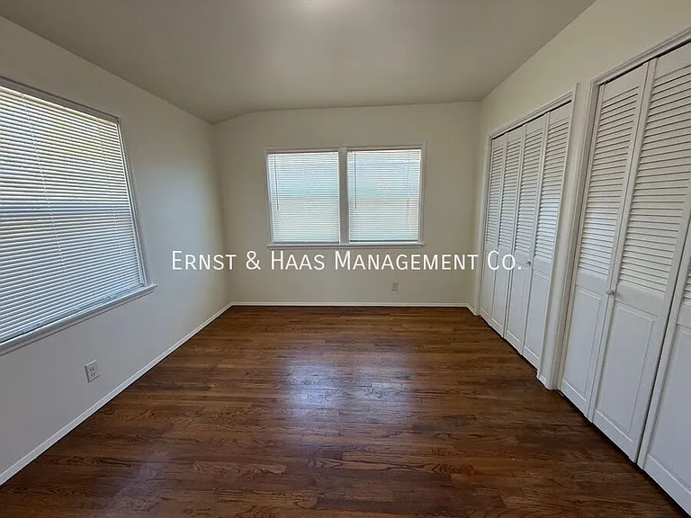 2862 Knoxville Ave — Photo 17