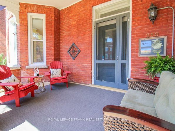 210 McDonnel St, Peterborough, ON K9H 2V9