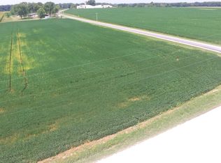 1387 Rinderer Rd, Highland, IL 62249