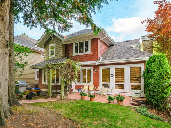 15055 20th Ave #8, Surrey, BC V4A 9X9