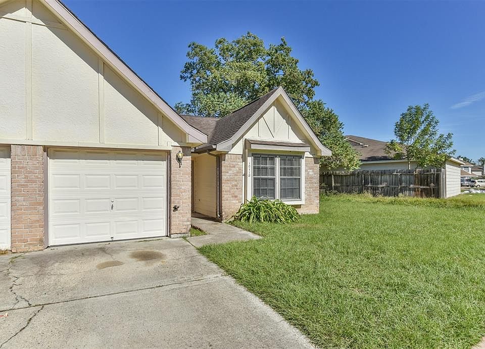 1st image of 10118 Emerald Park Dr