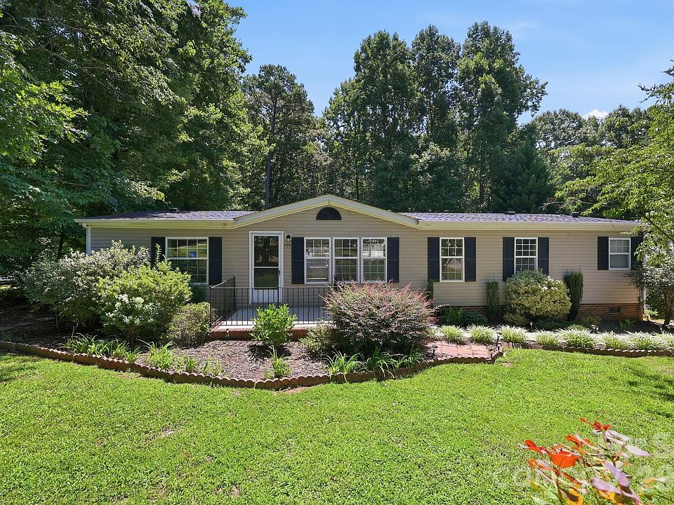 1st image of 299 Sailwinds Rd
