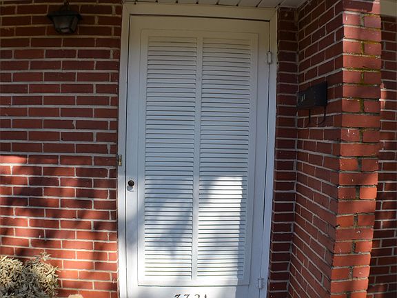 Welcome home to 3721 Honeysuckle!