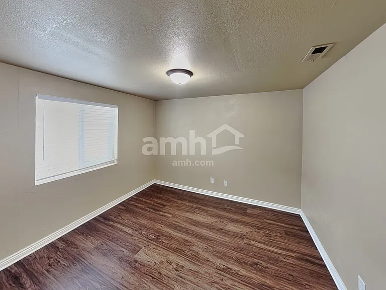 1449 S 2490 E — Photo 11