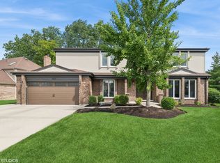 2512 E Hartford Ct, Arlington Heights, IL 60004