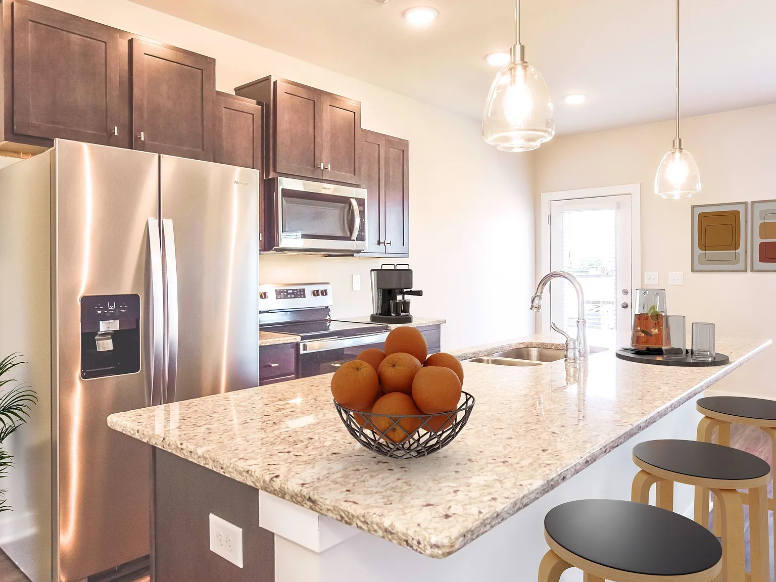 4 bed, 2.0 bath, 1574 sqft, $1,835 — Photo 3