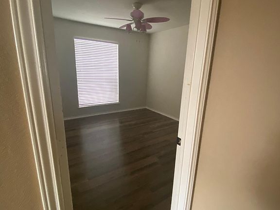 5th image of 601 Mesquite Cir