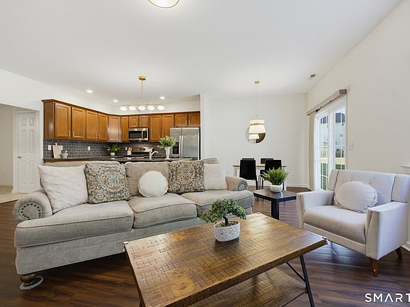 3rd image of 200 Pepin Place #200