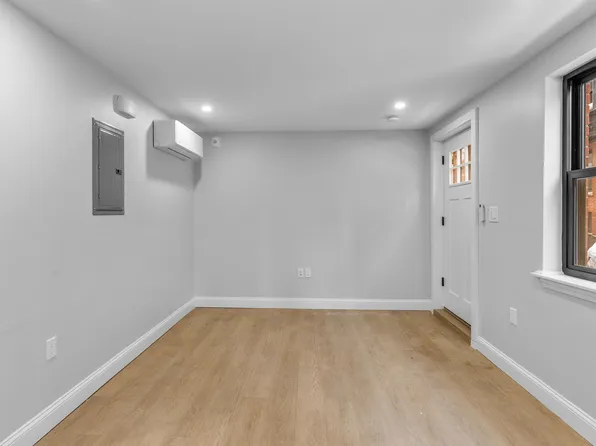 12 Hull St APT 1, Boston, MA 02113