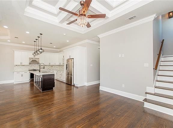 5th image of 5704 Wilton St