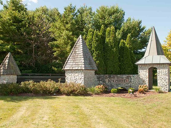 2nd image of 833 Kingswood Ct