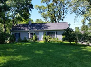 6059 Meadowbrook Rd, Benton Harbor, MI 49022