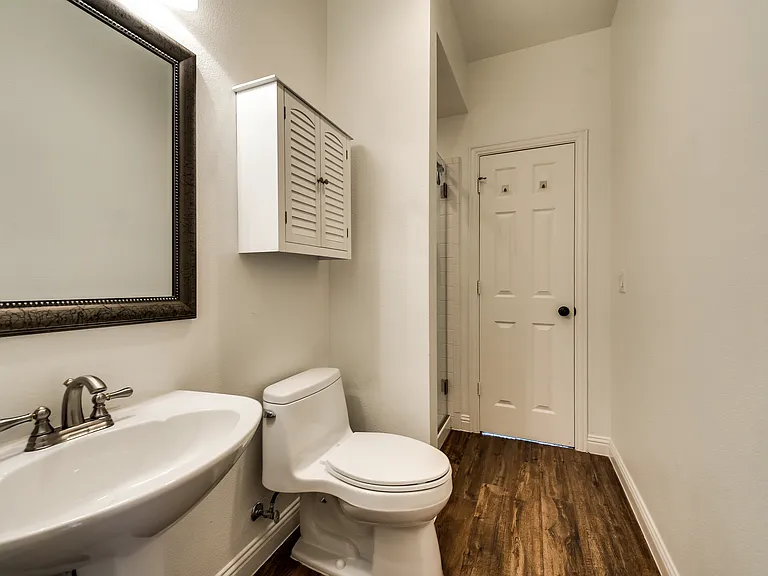 970 Burns Xing — Photo 16