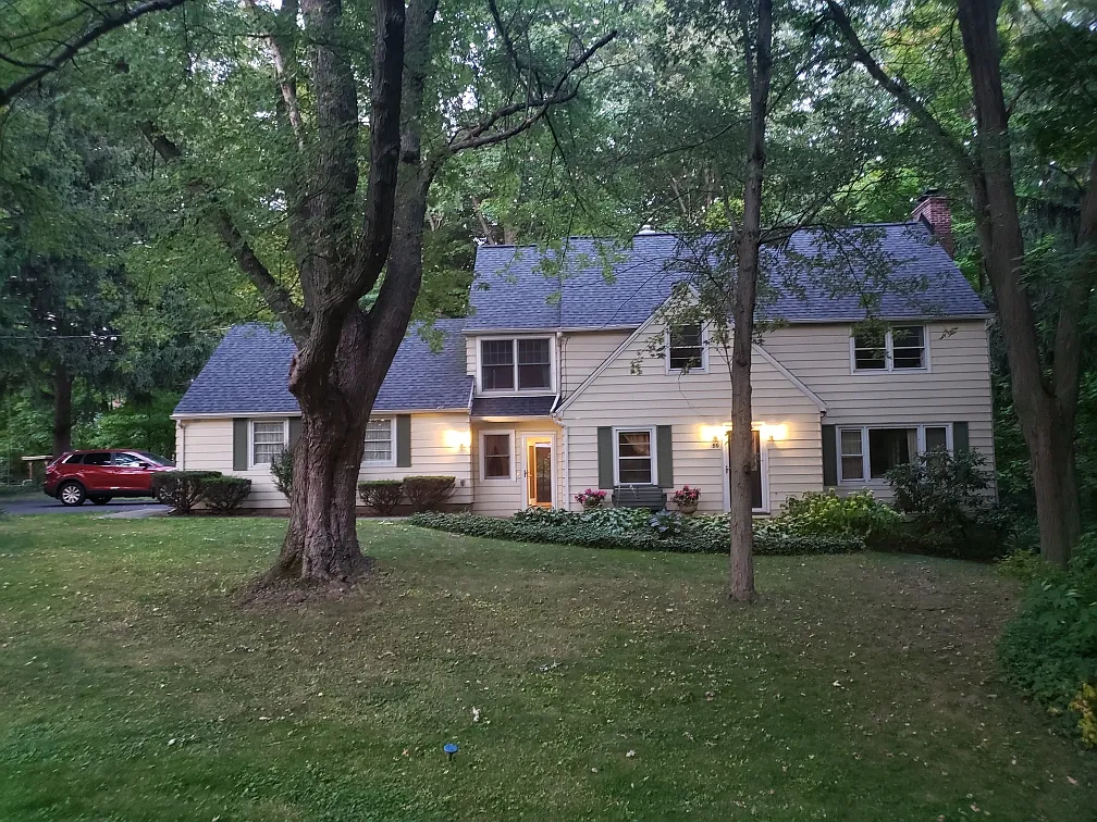 3 bed, 2.5 bath, 2362 sqft, $3,750 — Photo 1