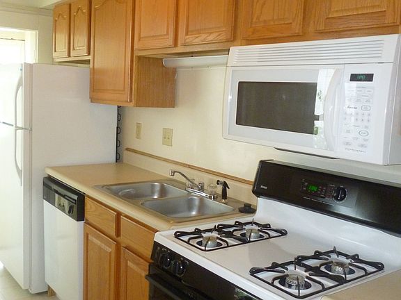 2nd image of 1109 Wertland St APT 3