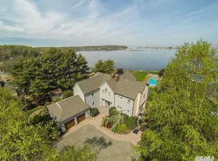 21 Waters Edge Ln, Mount Sinai, NY 11766