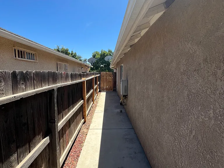 5619 E Pitt Ave — Photo 8