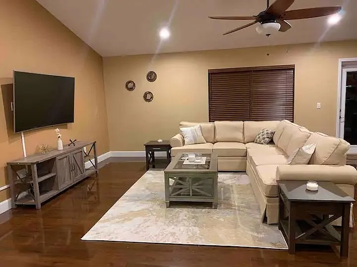 1041 SW John Maccormack Ter — Photo 17