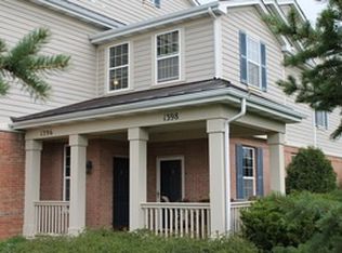 1398 Scarboro Rd #1202, Schaumburg, IL 60193