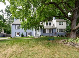 1102 Waynewood Blvd, Alexandria, VA 22308