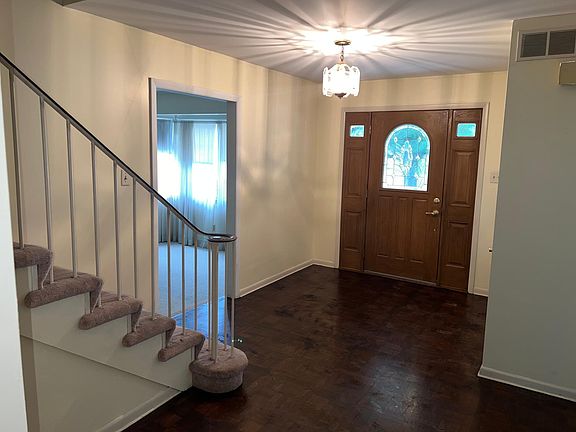 3rd image of 346 Stanley Dr