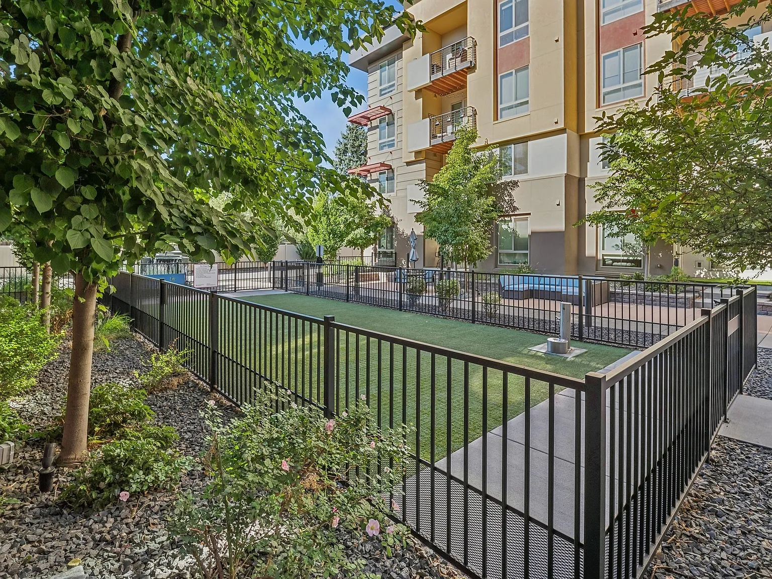 AMLI Cherry Creek — Photo 4