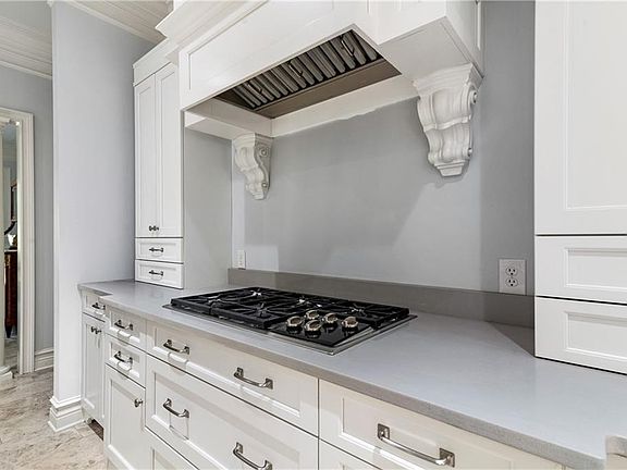 3rd image of 11459 Redfern Rd