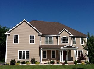 21 Applewood Rd, Cromwell, CT 06416