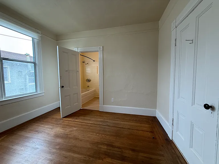 327 N Delaware St — Photo 14