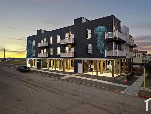 801 Avenue K — Photo 14