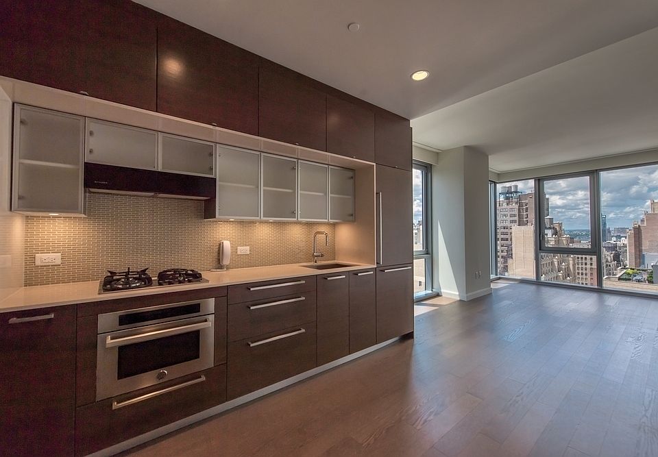 1st image of 100 W 31st St APT 17J