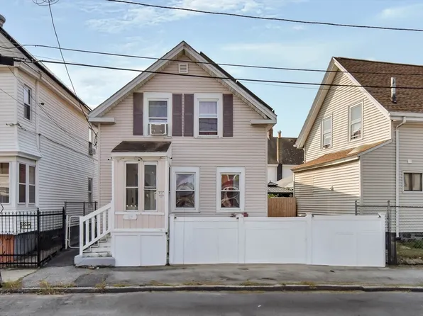 87 Abbott St, Lawrence, MA 01843